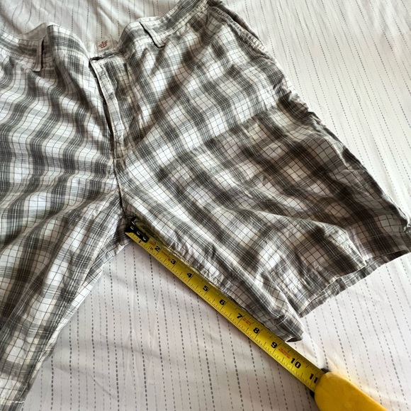 Docker’s Shorts Size 36 - Picture 2 of 8